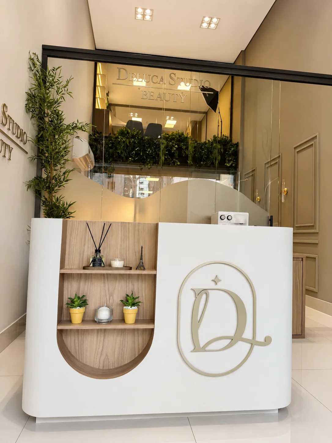 A recepção do Deluca Studio Beauty
